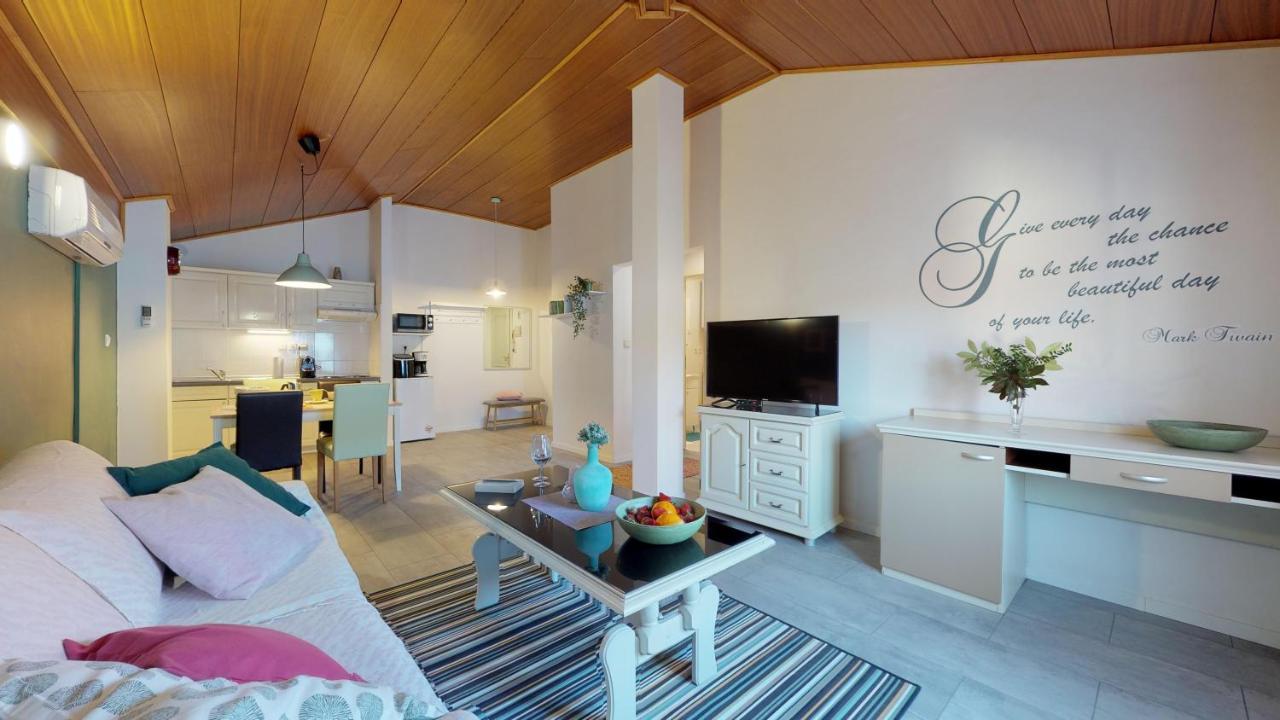Lara Deluxe Superior 5 Star Apartment, Your Piece Of Heaven By The Sea & Park Novigrad  Zewnętrze zdjęcie